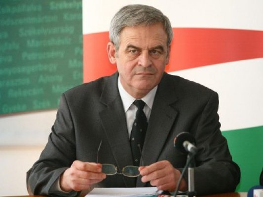 Ponta îi cere lui Băsescu retragerea ordinului Steaua României pentru Tokes
